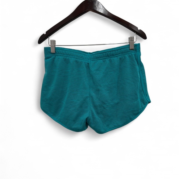 Nike Women's Dri-Fit Shorts Size Medium - Picture 3 of 3